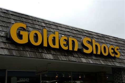 Get Your Golden Shoes from Palos Heights' Best Shoe Store!